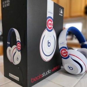 Beats by dre Chicago cubs studio